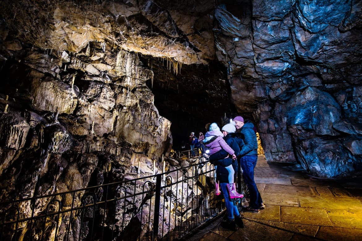 Poole's Cavern & Buxton Country Park